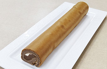 フリーカット ふわふわ生地のロールケーキ(チョコ×ミルク)